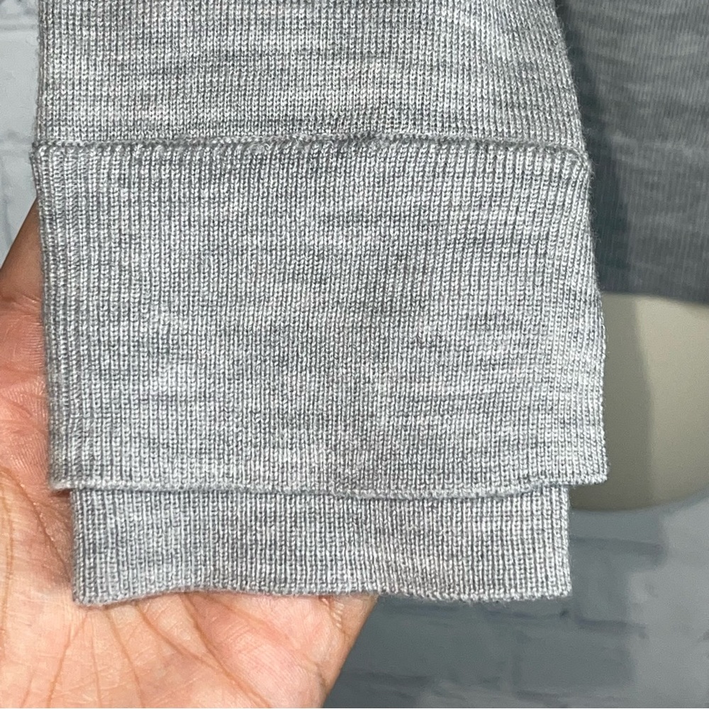 Banana Republic grey merino wool crew neck sweater with split sleeve detail XS - Picture 5 of 6